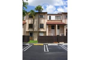 425 W Park Dr APT 5, Miami, FL 33172, Sold 06/28/22