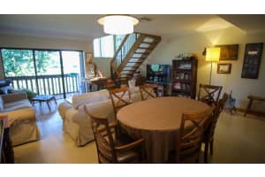 425 W Park Dr APT 5, Miami, FL 33172, Sold 06/28/22