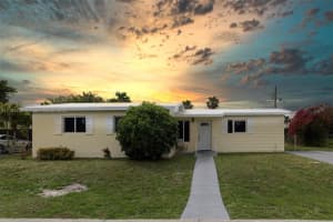 17902 NW 81st Ct, Hialeah, FL 33015, Sold 06/08/22