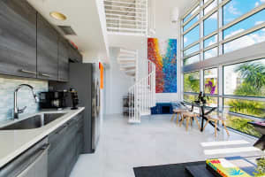 421 Meridian Ave APT 15, Miami Beach, FL 33139, Sold 05/02/22