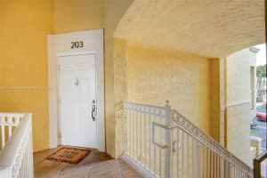 8906 W Flagler St APT 203, Miami, FL 33174, Sold 05/13/22