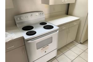 18850 NW 57th Ave APT 302, Hialeah, FL 33015, Sold 06/16/22