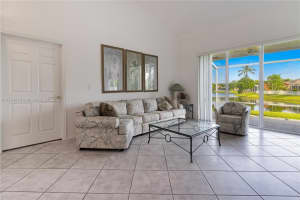 4751 NW 75th St, Pompano Beach, FL 33073, Sold 05/02/22