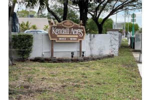 10395 N Kendall Dr APT V5, Miami, FL 33176, Sold 05/17/22