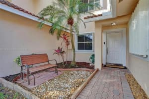 8410 NW 40th Ct, Sunrise, FL 33351, Sold 05/19/22
