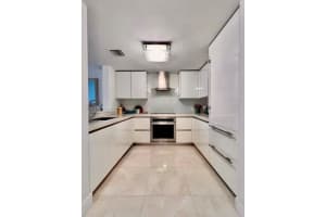 2101 Brickell Ave APT 3203, Miami, FL 33129, Sold 04/29/22
