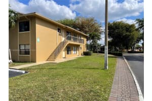 2605 W 67th Pl Apt 23-10, Hialeah, FL 33016, Sold 07/08/22