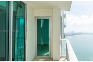 300 S Biscayne Blvd t 3304, Miami, FL 33131, Sold 05/31/22
