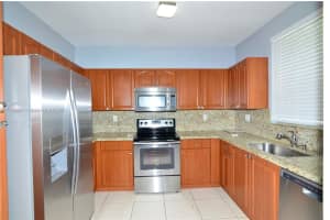 112 Riverwalk Cir, Sunrise, FL 33326, Sold 06/06/22
