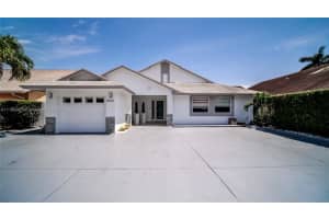 18667 NW 78th Pl, Hialeah, FL 33015, Sold 05/20/22
