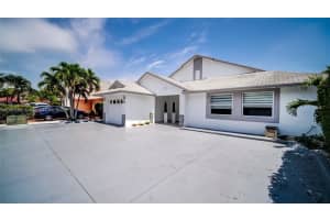18667 NW 78th Pl, Hialeah, FL 33015, Sold 05/20/22