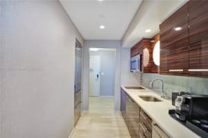 551 N Fort Lauderdale Beach Blvd H1003, Fort Lauderdale, FL 33304, Sold 09/12/22