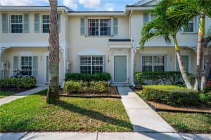 9852 NW 56th Pl, Coral Springs, FL 33076, Sold 05/31/22