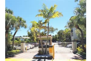 6902 N Kendall Dr APT E302, Pinecrest, FL 33156, Sold 05/27/22
