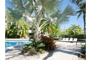 6902 N Kendall Dr APT E302, Pinecrest, FL 33156, Sold 05/27/22