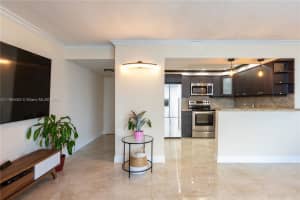 2457 Collins Ave APT 902, Miami Beach, FL 33140, Sold 06/15/22