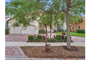 809 Verona Lake Dr, Weston, FL 33326, Sold 05/03/22