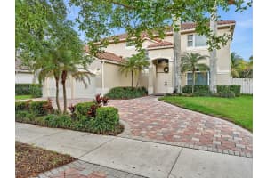 809 Verona Lake Dr, Weston, FL 33326, Sold 05/03/22