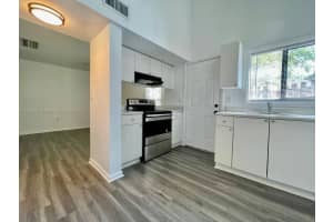12315 Touchton Dr APT 93, Tampa, FL 33617, Sold 07/19/22