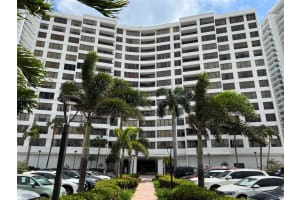 3505 S Ocean Dr APT 406, Hollywood, FL 33019, Sold 06/13/22