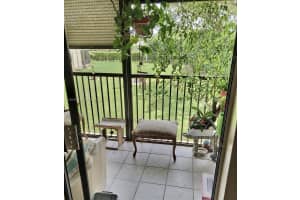 225 SE 10th St #9d, Deerfield Beach, FL 33441, Sold 05/03/22