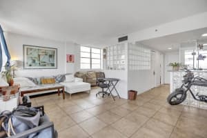 2829 Indian Creek Dr APT 910, Miami Beach, FL 33140, Sold 06/02/22