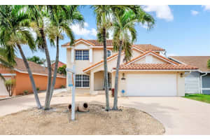 18660 NW 78th Ave, Hialeah, FL 33015, Sold 05/13/22
