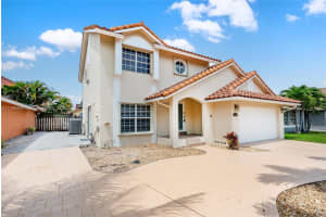 18660 NW 78th Ave, Hialeah, FL 33015, Sold 05/13/22