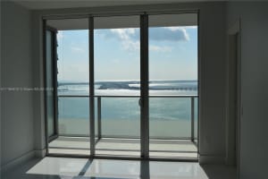 1300 Brickell Bay Dr APT 2507, Miami, FL 33131, Sold 04/29/22