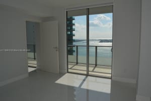 1300 Brickell Bay Dr APT 2507, Miami, FL 33131, Sold 04/29/22