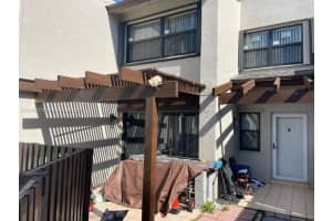 10211 Fontainebleau Blvd APT 102, Miami, FL 33172, Sold 05/27/22