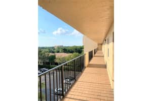 3300 W Rolling Hills Cir APT 602, Davie, FL 33328, Sold 05/17/22