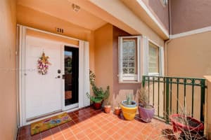 10014 Hammocks Blvd Apt 208-4, Miami, FL 33196, Sold 05/31/22