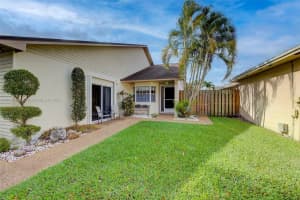 8330 SW 41st St, Davie, FL 33328, Sold 05/13/22