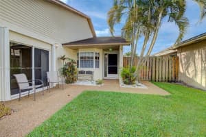 8330 SW 41st St, Davie, FL 33328, Sold 05/13/22