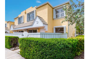 4590 SW 68th Ct Cir #10, Miami, FL 33155, Sold 07/07/22