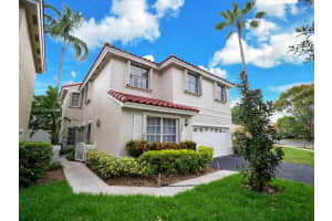 881 Garnet Cir, Weston, FL 33326, Sold 08/23/22