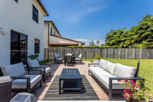 10045 NW 86th Terrace, Doral, FL 33178, Sold 05/20/22