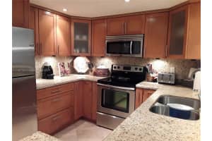 2017 S Ocean Dr APT 1004, Hallandale Beach, FL 33009, Sold 05/26/22