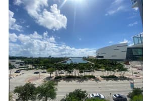 888 Biscayne Blvd APT 409, Miami, FL 33132, Sold 05/16/22