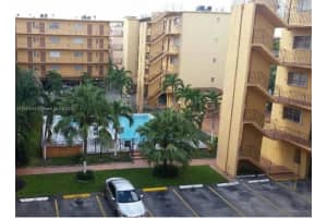 1900 W 54th St APT 411, Hialeah, FL 33012, Sold 09/30/22
