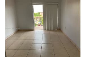 1900 W 54th St APT 411, Hialeah, FL 33012, Sold 09/30/22