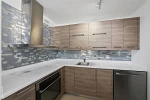 Dorset House, 2500 NE 135th St, North Miami, FL 33181, Sold 12/05/22