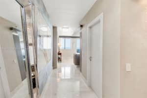 5875 Collins Ave APT 1602, Miami Beach, FL 33140, Sold 08/19/22