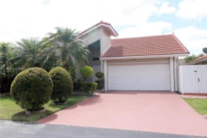 8610 NW 190th Terrace, Hialeah, FL 33015, Sold 05/25/22