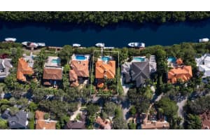 152 Paloma Dr, Coral Gables, FL 33143, Sold 05/31/22