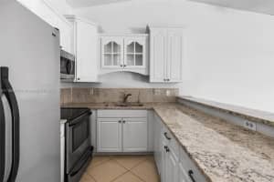 18821 NW 84th Ave, Hialeah, FL 33015, Sold 05/11/22