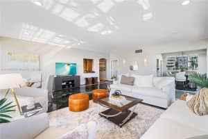 1402 Brickell Bay Dr APT 1601, Miami, FL 33131, Sold 06/30/22