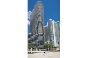 488 NE 18th St, Miami, FL 33132, Sold 12/09/22