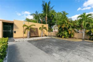 15913 Kingsmoor Way, Miami Lakes, FL 33014, Sold 05/20/22